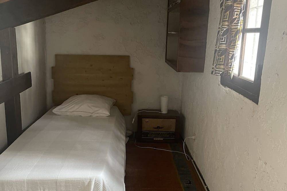 Maison au calme sous les pins. in Simiane-Collongue, Côte méditerranéenne (France)