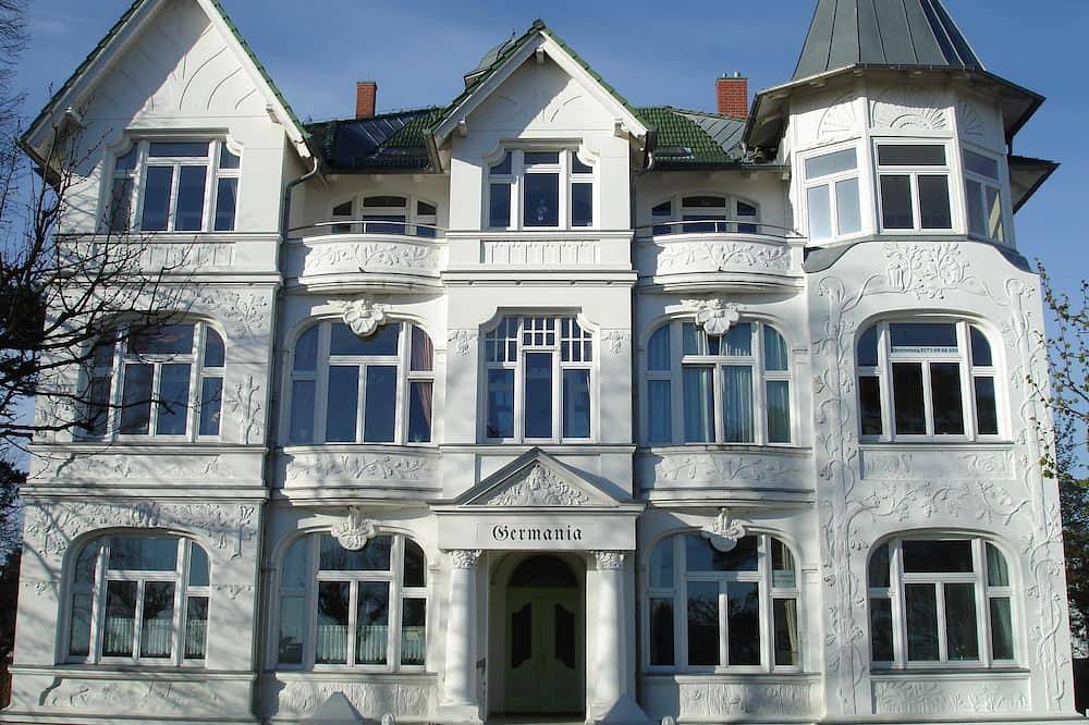 A Villa Germania Seeblick Fewo Büge Ahlbeck Promenade - Ferienwohnung 8 A in Drei Kaiserbäder, Heringsdorf