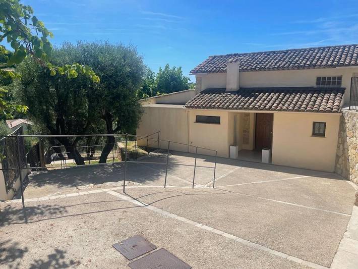 Villa pour 6 personnes, avec Balcon et Terrasse ainsi que Jardin et Piscine à Opio - 4