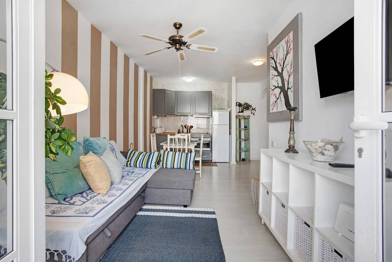Appartamento intero, Casa vacanze "Casa Leon" con vista mare, balcone e Wi-Fi in Puerto de Corralejo, La Oliva