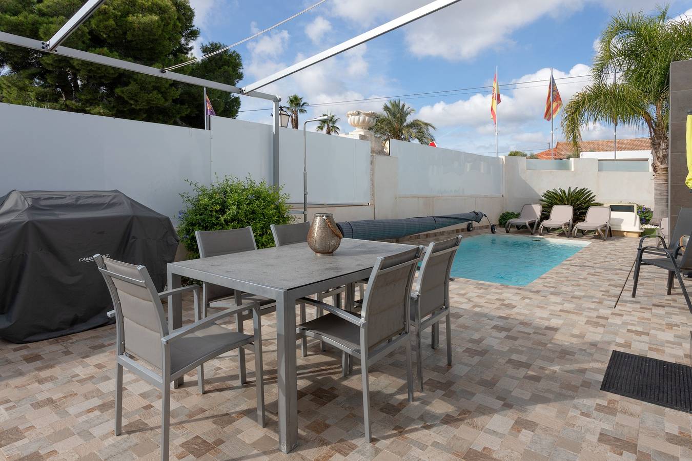 Preciosa villa moderna con piscina privada cerca de playas y campos de golf in Lomas de Don Juan, Orihuela