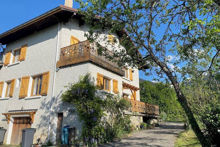 Location de vacances pour 8 personnes dans Presle