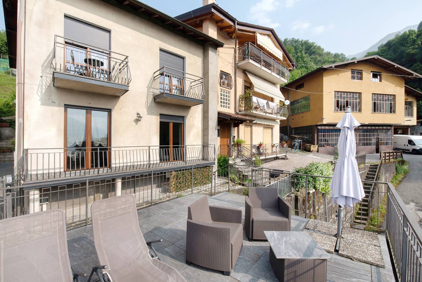 Ganze Wohnung, Ferienwohnung 'Dudi Jolie' mit Seeblick, Whirlpool, Terrasse und Wi-Fi in Lezzeno, Comer See