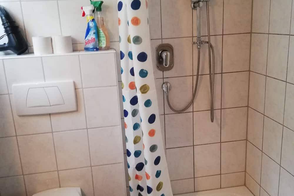 Ganze Wohnung, Ferienwohnung am Bodensee -Kompakt, Idyllisch und Preiswert. in Hödingen, Überlingen