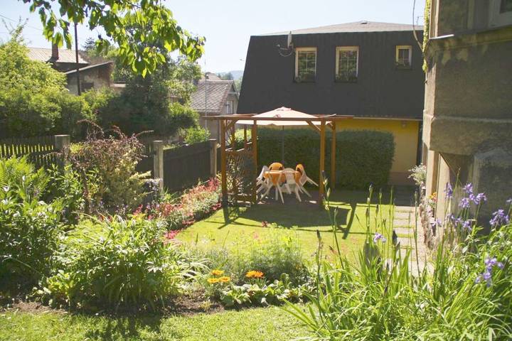 Ferienhaus für 2 Personen, mit Garten und Ausblick in Liberec