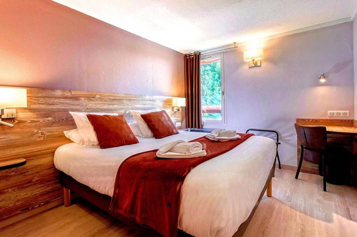 Hôtel pour 4 personnes, avec terrasse à Lons - 2