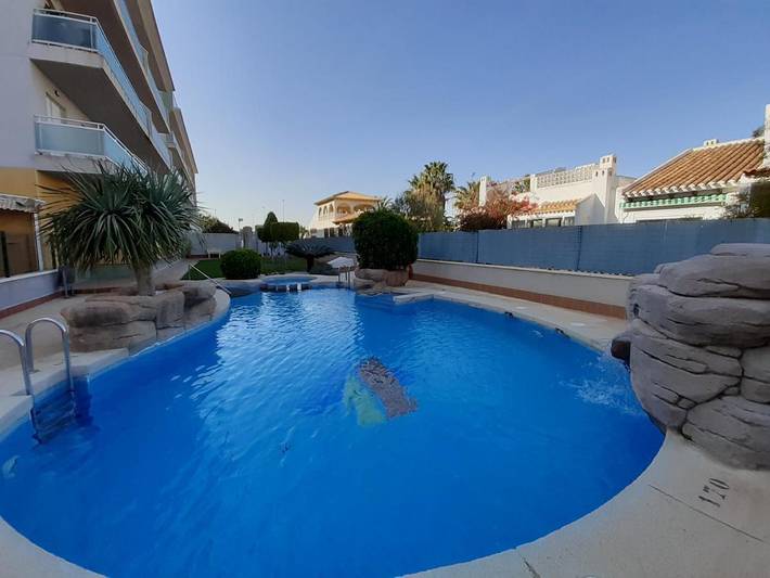 Gîte pour 6 personnes, avec jardin ainsi que bassin pour enfant et piscine à Cabo Roig - 4