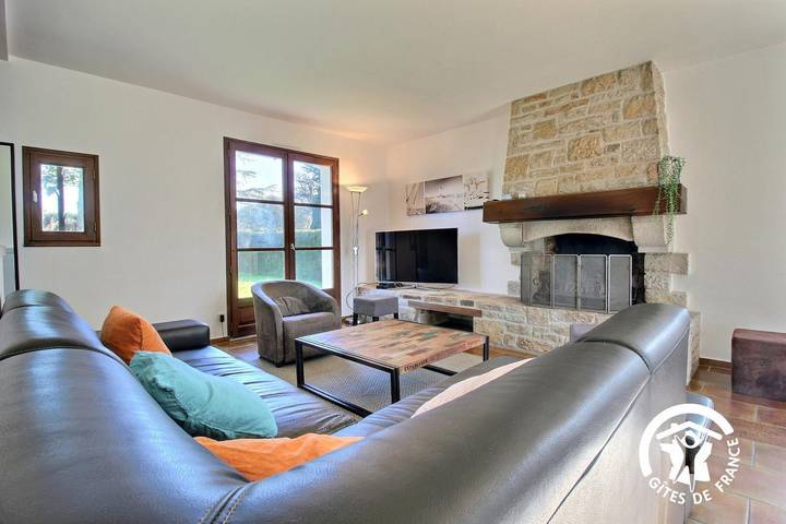 Gîte pour 9 personnes, avec Terrasse et Jardin ainsi que Piscine et Sauna dans Plage de Locmiquel - 4