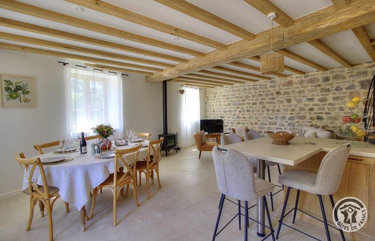 La petite Maison in Émeringes, Villefranche-sur-Saône region