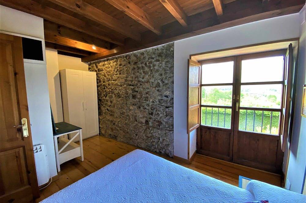 La Casina de Orfeo en Cuenco Cangas de Onís in Margolles, Cangas de Onís