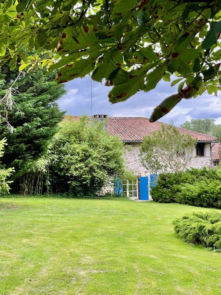 Gîte pour 8 personnes, avec piscine, adapté aux familles