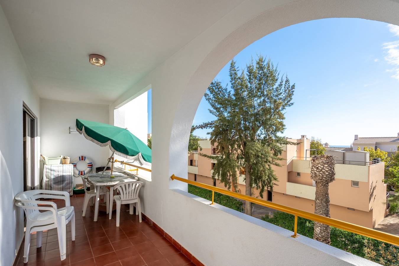 Ganze Wohnung, Ferienwohnung 'Dreaming Of Algarve' mit Gemeinschaftspool, Gemeinschaftsgarten und Wi-Fi in Alporchinhos (Atlantikküste), Porches