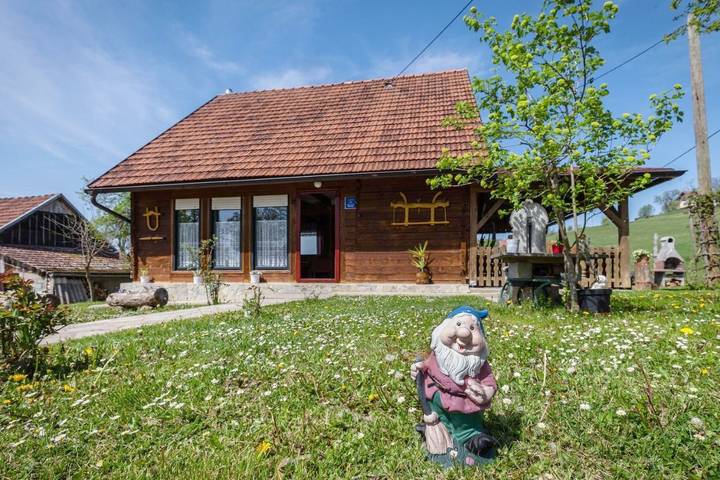 Gîte pour 6 personnes, avec vue et jardin