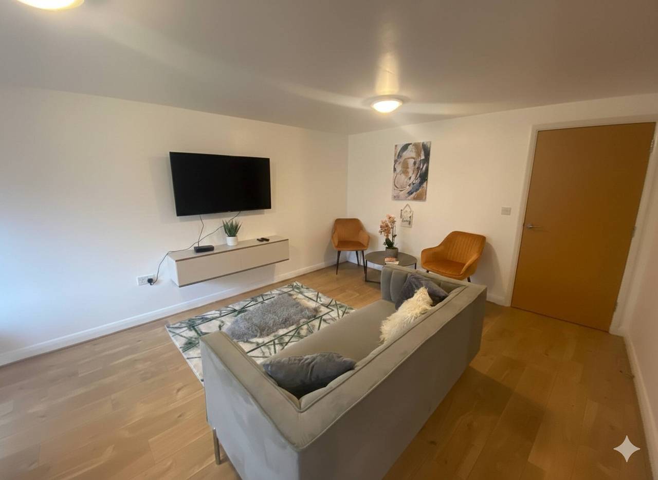 Ganze Wohnung, Stylische Manning Gardens mit 2 Betten in Croydon, London