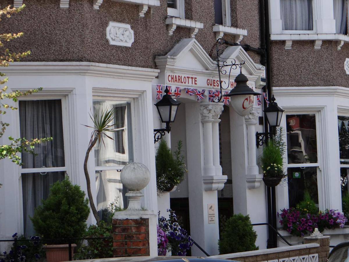 Charlotte Guest House in Camden, London