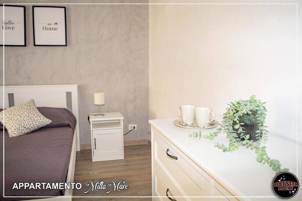 Appartamento intero, Two-Bedroom Apartment in Ostia, Roma