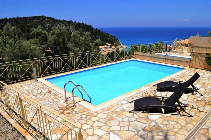 Villa für 6 Personen, mit Balkon und Terrasse sowie Pool und Ausblick