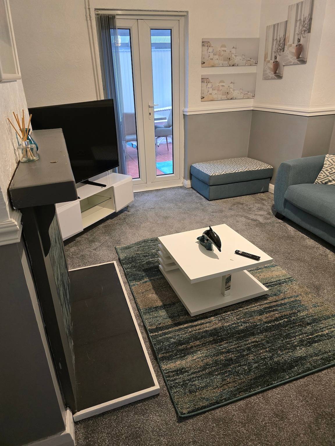 3 Bed House - Sleeps 5 - Pets - Garden - Parking in Heart of England