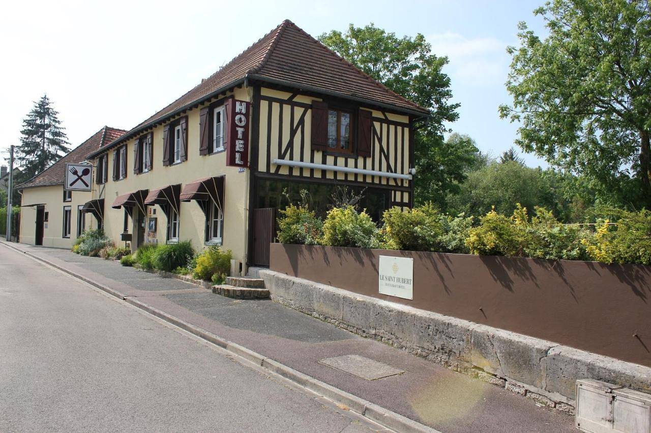 Comfort Triple Room with Shower in Arcis-sur-Aube, Aube