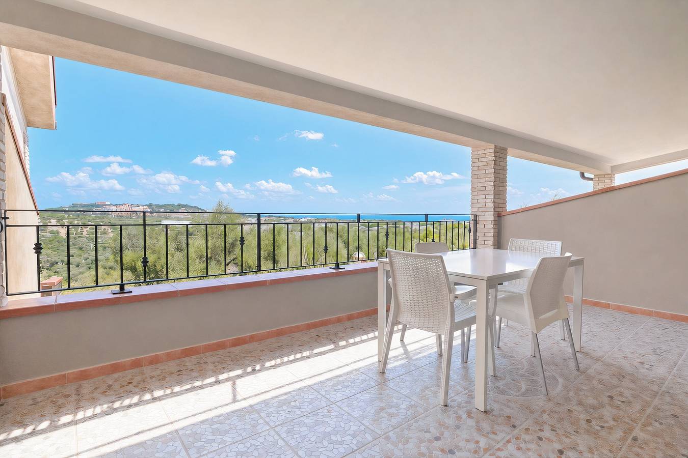 Appartamento intero, Appartamento Fiorone con vista mare, Wi-Fi e aria condizionata in Vieste, Gargano