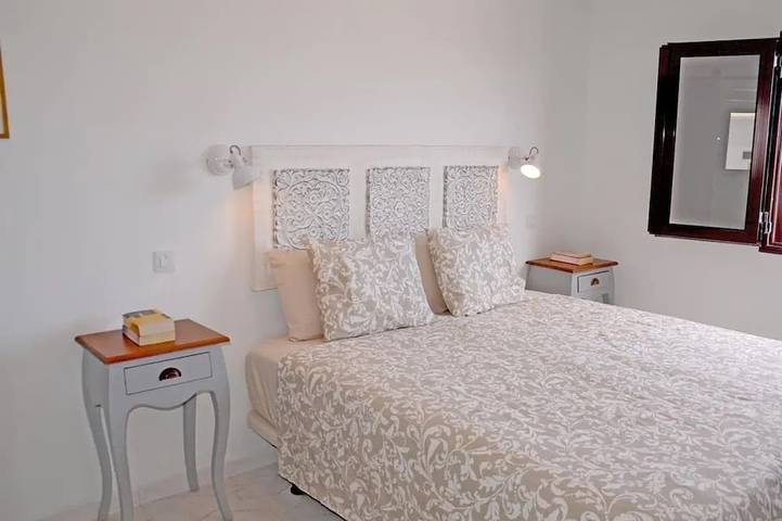 Villa Tranquilidad with an incredible terrace and heated private pool in Charco del Palo, Haría