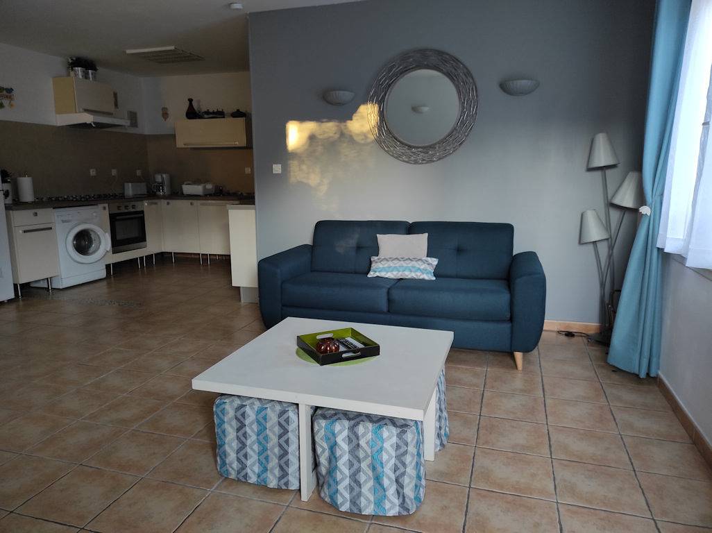 Appartement entier, Appartement Poirier : agréable T2, 50 m², calme in La Ciotat, Région de Marseille
