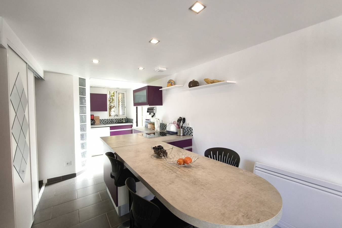 Apartamento entero, Bright apartment with terrace near the beach in Tiuccia, Calcatoggio