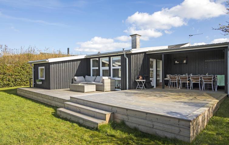 Ferieudlejning for 4 personer, med Terrasse og Have i Kerteminde