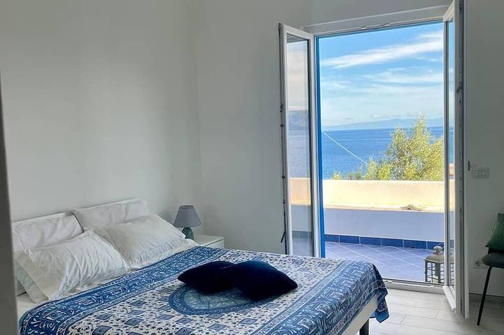 Panoramic sea view villa near downtown and piers in Lipari