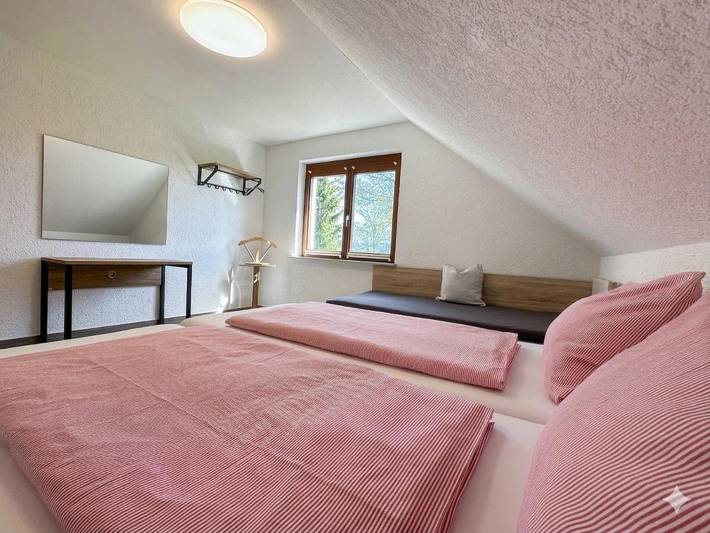 Ferienwohnung für 9 Personen, mit Balkon und Garten sowie Ausblick in Offenburg - 3