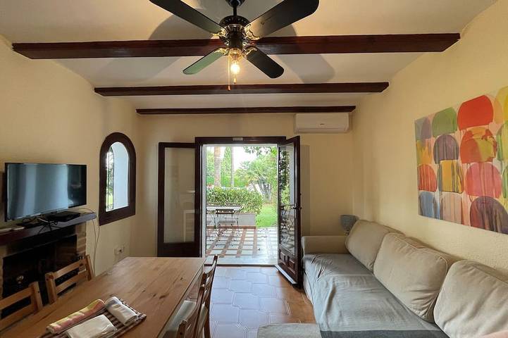 Holiday apartment for 2 people, with pool and children pool as well as garden - 1