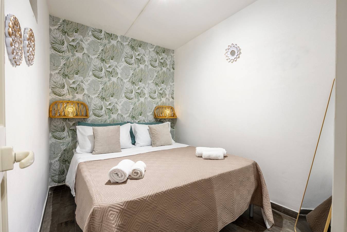 Apartamento inteiro, Casa de Férias 'Nica' com Terraço Comum, Varanda e Ar Condicionado in Palermo, Palermo (província)