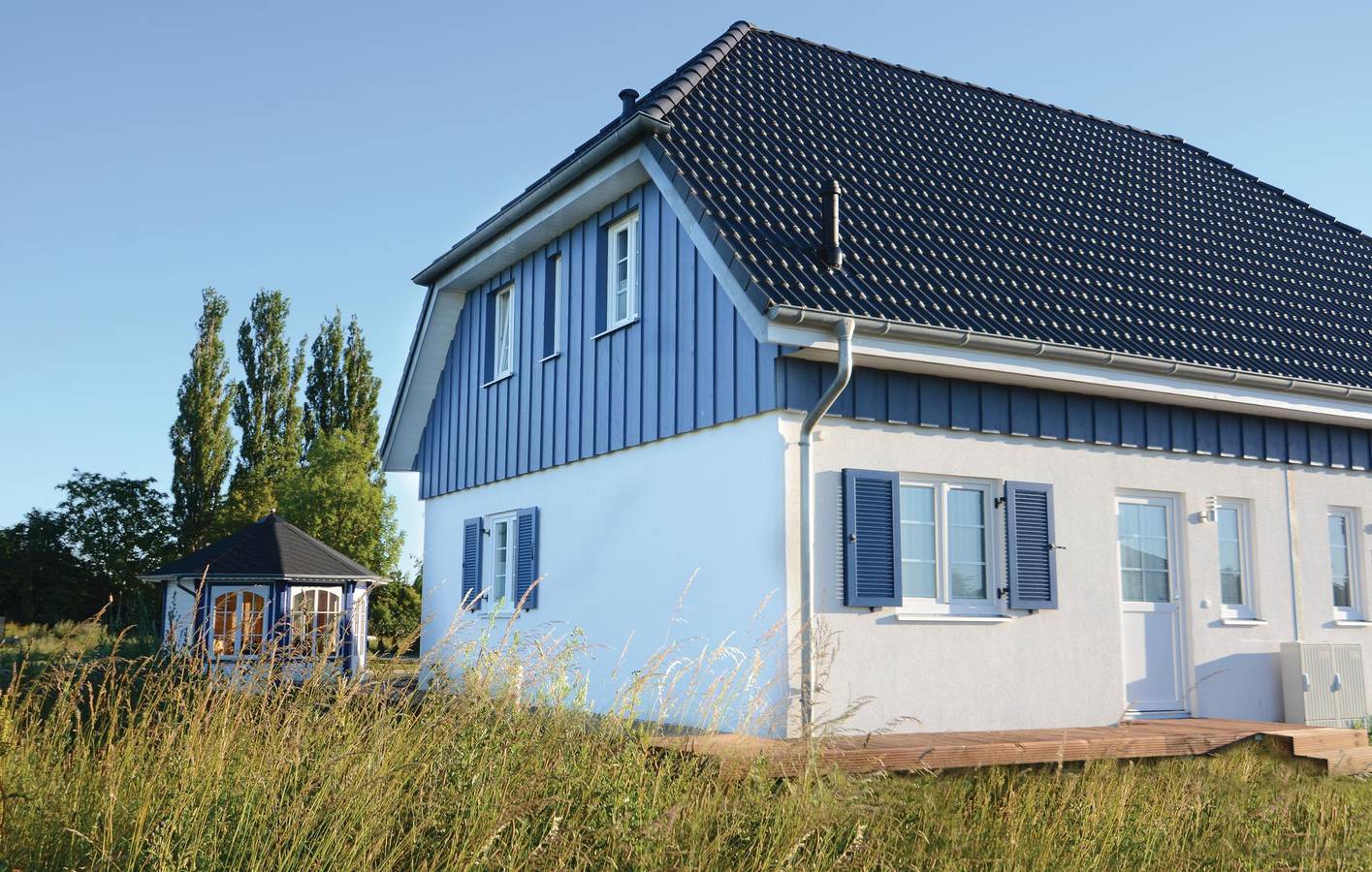 Seaside Retreat with Terrace & Parking, 300m to Altefähr Beach in Altefähr, Stralsund Surroundings
