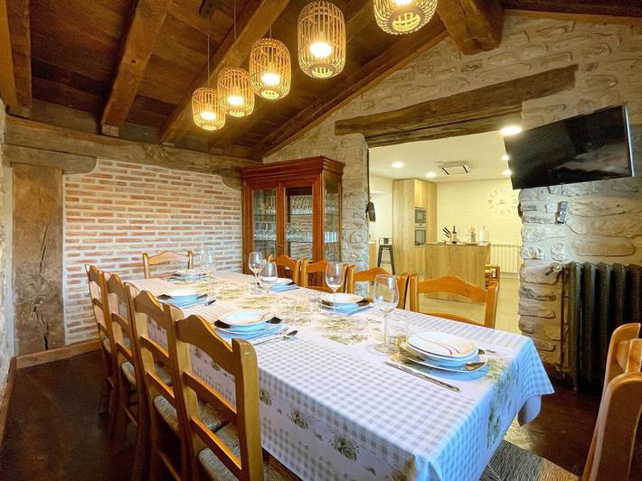 Casa rural para 10 personas, con vistas y jardín en Cuenca de Pamplona - 4