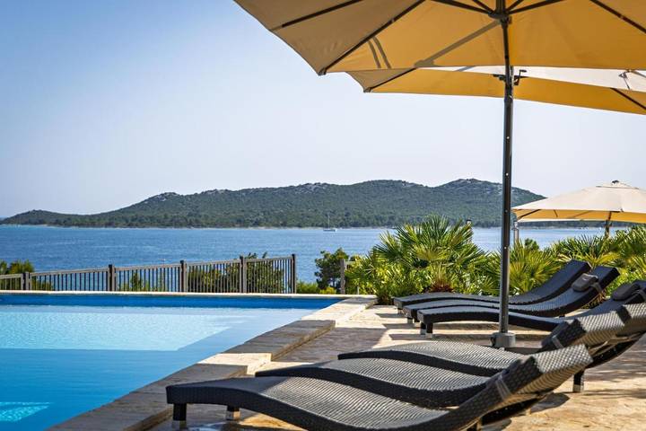 Camping für 5 Personen, mit Pool und Terrasse sowie Ausblick in Drage (Pakoštane) - 2