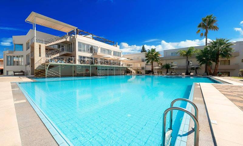 Appart’hôtel pour 3 personnes, avec piscine ainsi que vue et jardin