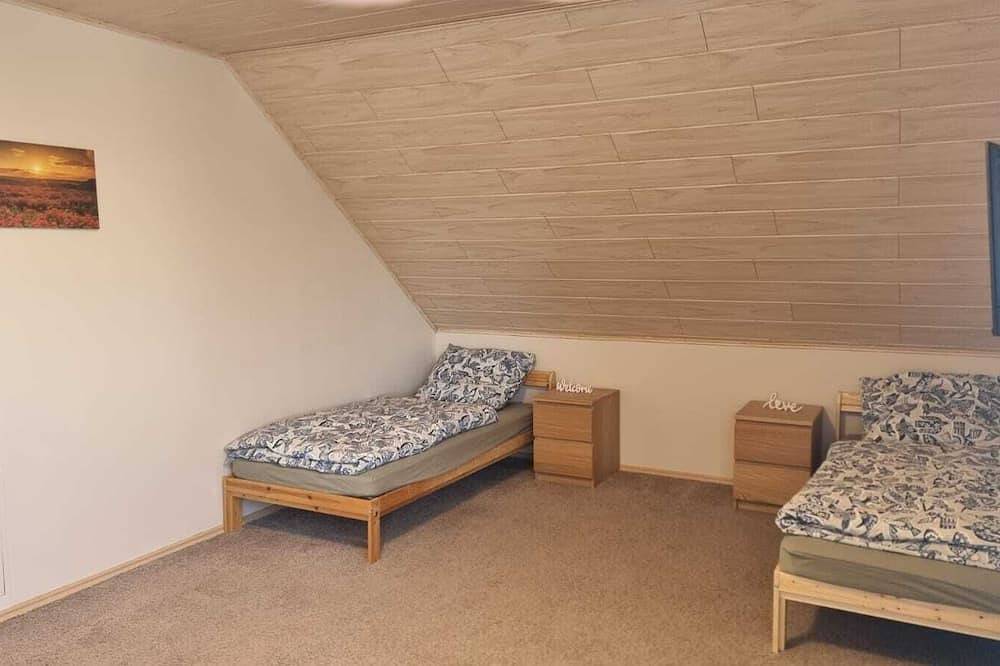 Große Ferienwohnung mit Garten in Lauda-Königshofen, Stuttgart Region
