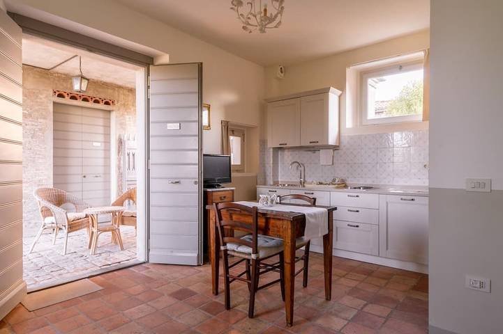 Ferienwohnung für 2 Personen, mit Garten und Terrasse in Pesaro