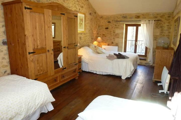 Location de vacances pour 8 personnes, avec terrasse et jardin à Saint-Laurent-la-Vallée - 3