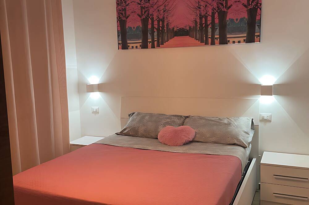 R home room 92 with hot tub in Ischia Stadt, Ischia
