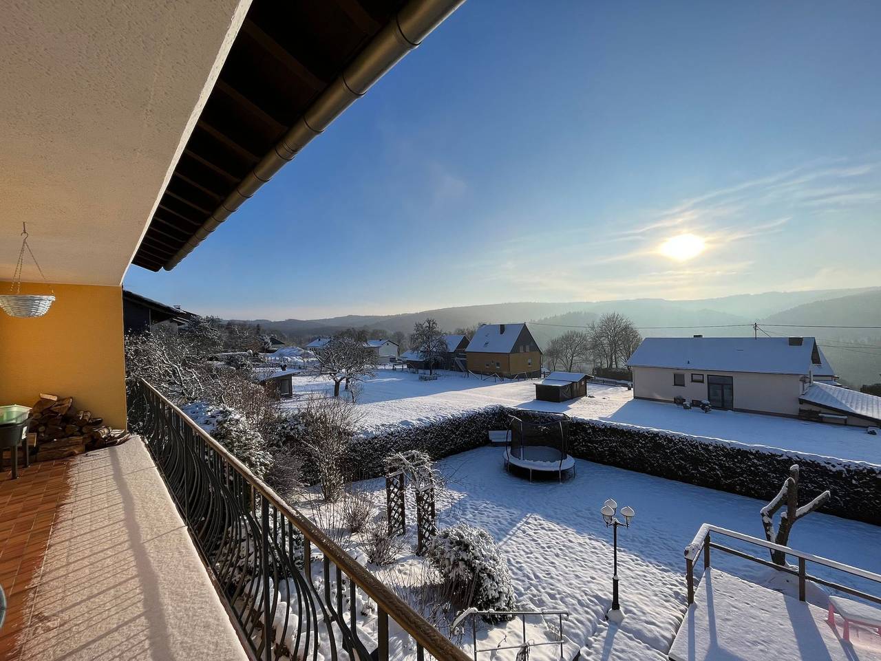 Ganze Ferienwohnung, Eifelurlaub mit Panoramablick: Geräumige Ferienwohnung - Apartment 2 - Ug - 80m² - max. 2 Pers. - mit Terrasse in Gerolstein, Vulkaneifel