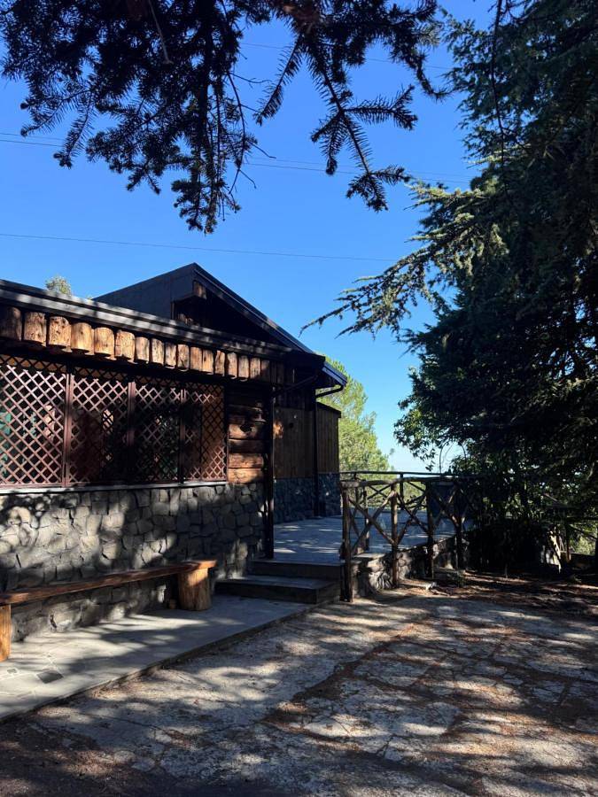 Chalet per 14 persone, con panorama e giardino, con animali domestici in Nicolosi