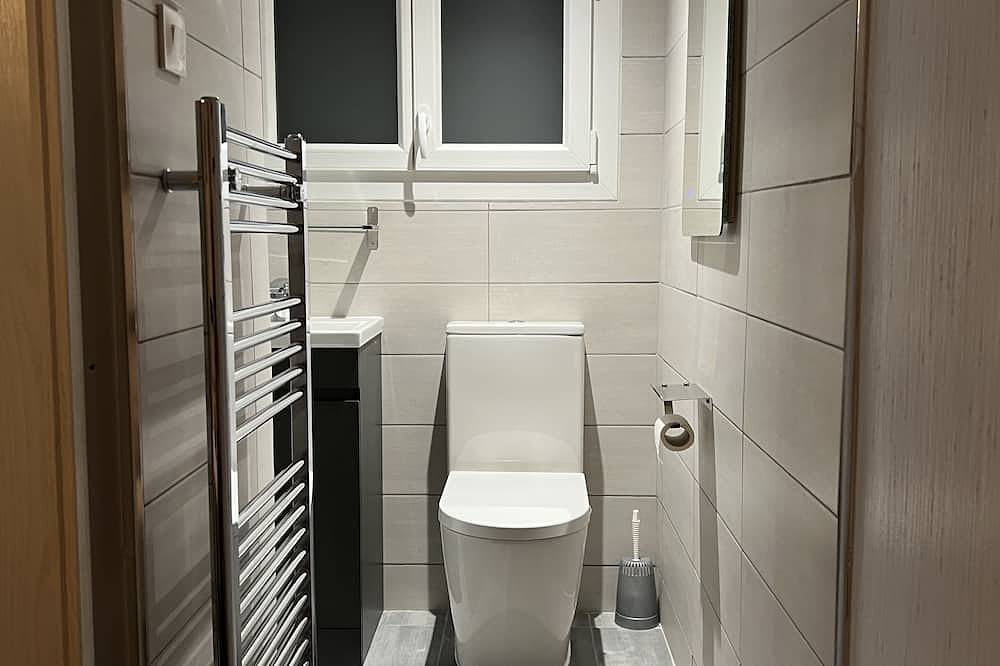 Appartement entier, Appartement au 1er étage d'une villa avec grande piscine privée in Laroque-des-Albères, Côte méditerranéenne (France)