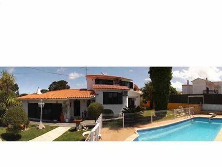 Chambre d’hôte pour 2 personnes, avec piscine ainsi que vue et jardin dans Cotovia