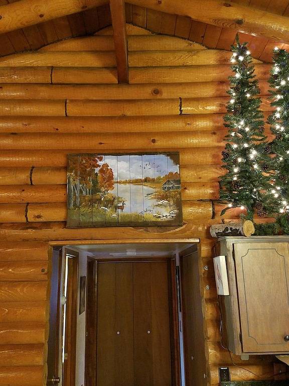 Dekoriert und bereit für die Feiertage, kommen Sie und entspannen Sie sich und entkommen Sie. in Navajo County