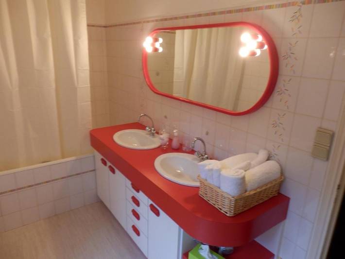 Maison d’hôte pour 3 personnes, avec vue ainsi que jardin et piscine, adapté aux familles en Ille-et-Vilaine - 4