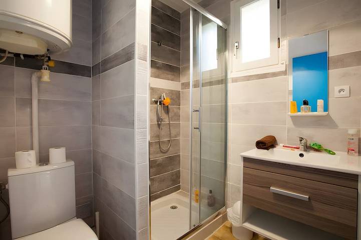 Location de vacances pour 2 personnes, avec terrasse ainsi que jardin et piscine, animaux acceptés à Calviac-en-Périgord - 3