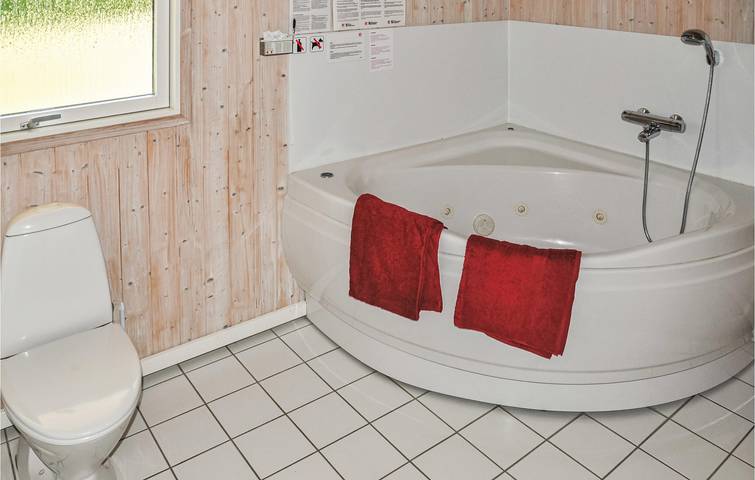 Ferienhaus für 8 Personen, mit Sauna und Whirlpool sowie Terrasse in Nordborg - 3