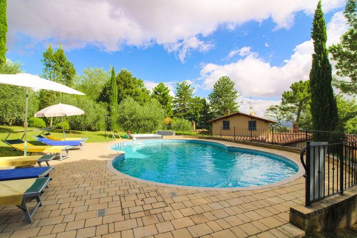 Location de vacances pour 13 personnes, avec jardin et piscine à Arezzo - 2