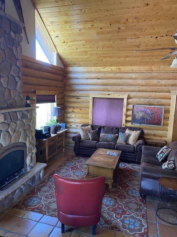 Log cabin for 10 people, with hot tub and balcony in Breckenridge